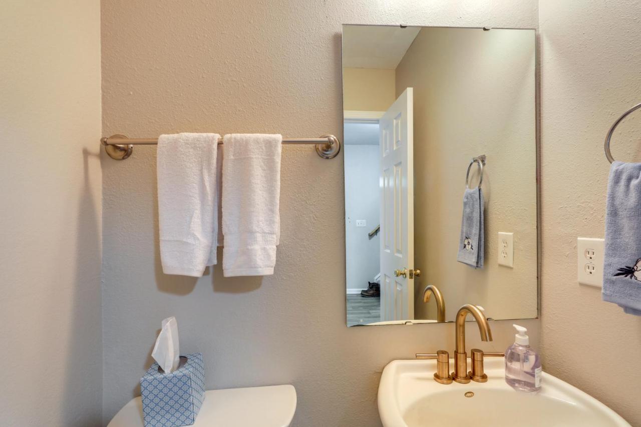 Charming North Charleston Townhome - Pets Welcome! ภายนอก รูปภาพ