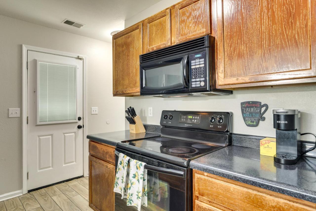 Charming North Charleston Townhome - Pets Welcome! ภายนอก รูปภาพ